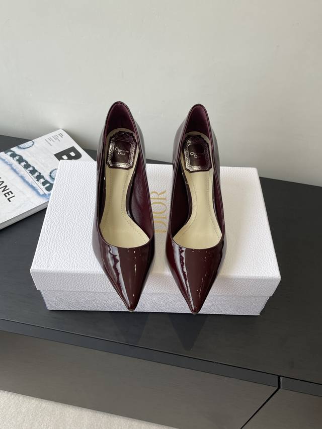 Dior 25Ss spring/summer new pointed-toe high-heeled shoes continue the Dior bran