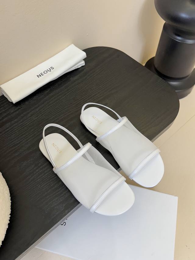 The Row's new minimalist design has a neat and relaxed feel. It's the kind of lo