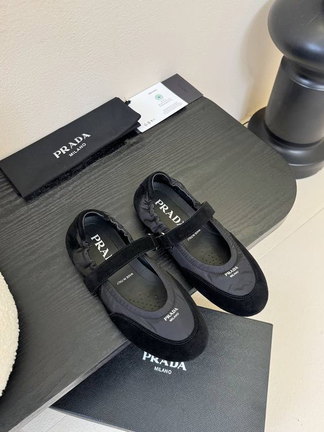 Prad* Prada runway-style lightweight casual shoes with a TPU outsole! No rubber!