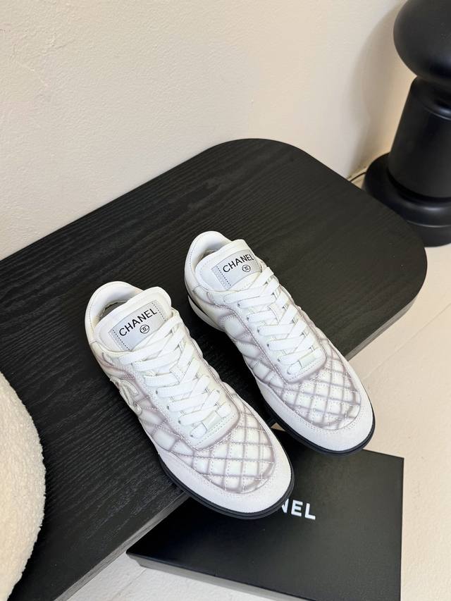 Chanel 2025 new style small Chanel style suede round toe diamond thick sole spor