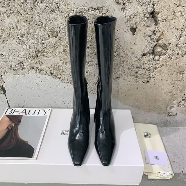 Toteme's new autumn/winter kitten heel boots. Toteme has never lost in creating