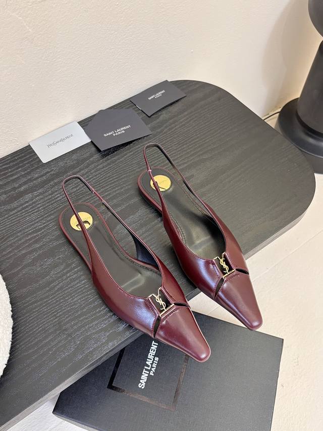 Saint Lauren* Saint Laurent catwalk style super pointed flats. The catwalk style