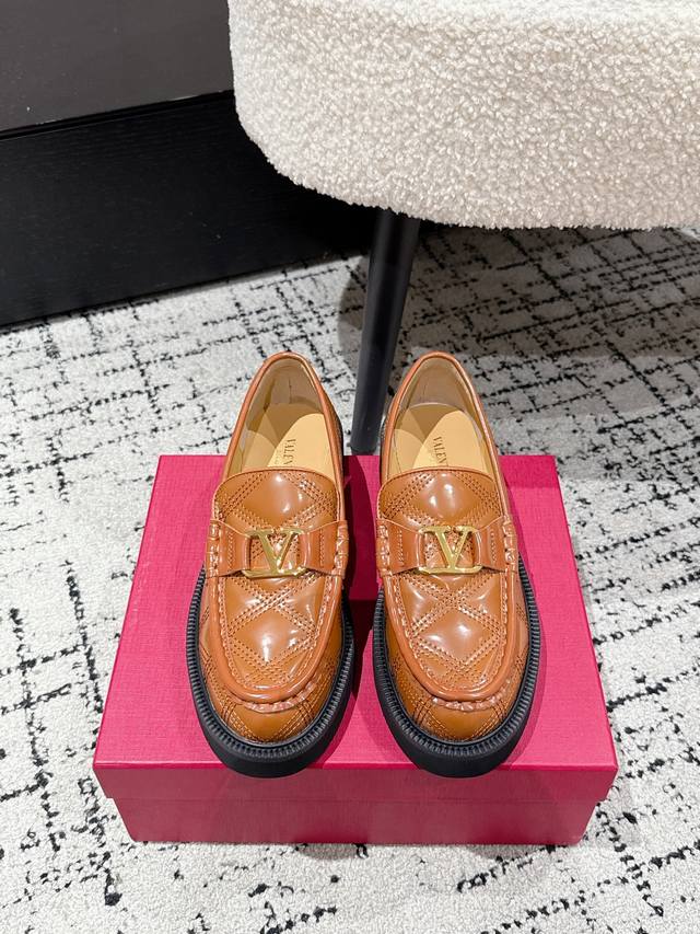 Valentino 25 autumn and winter new thick-soled diamond-patterned loafers have a