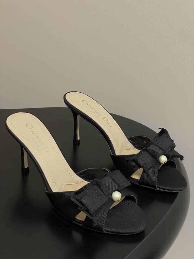 with a high-end airplane box. 25Ss. New for early spring, the Dior D-Adiorable s