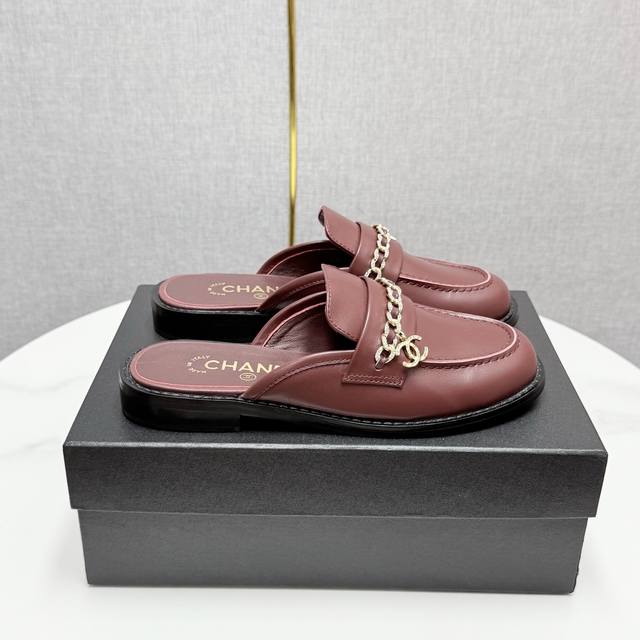 2025 Spring New Chanel Diamond Buckle Letter Logo Loafers, perfect for year-roun