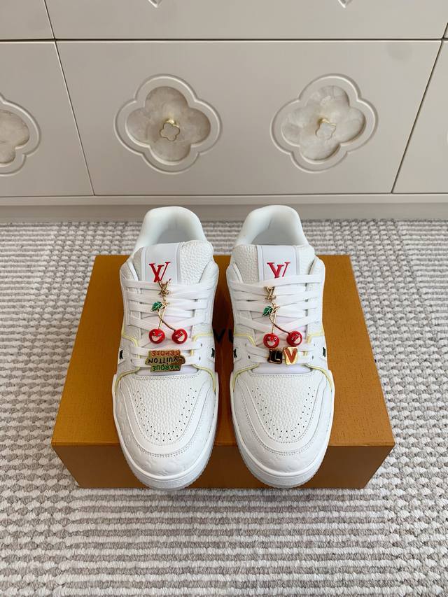 Unisex Cherry 50Lv Donkey Brand new series of thick-soled trainers for couples.