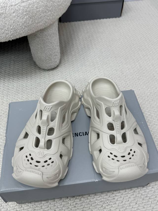 Top-quality Balenciaga 25Ss hollow lace-up rubber sandals. Balenciaga HD clogs,