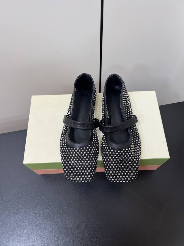 Marni 25Ss new spring/summer mesh diamond square-toe flat shoes. Lightweight and