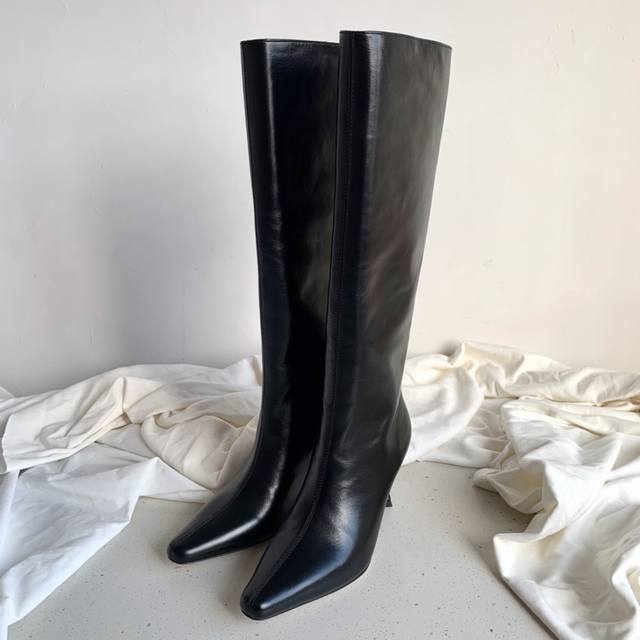 Byfar's autumn/winter pointed-toe high-heeled boots have been incredibly popular