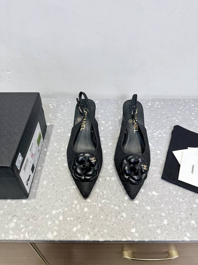Chanel 25S Spring/Summer new block-heel camellia pointed-toe sandals. I call the