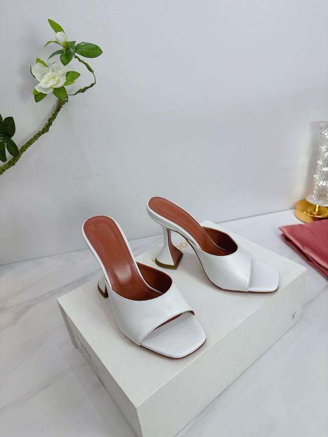 Factory Outlet & Amina Simple style, vibrant colors, exclusive customization, da