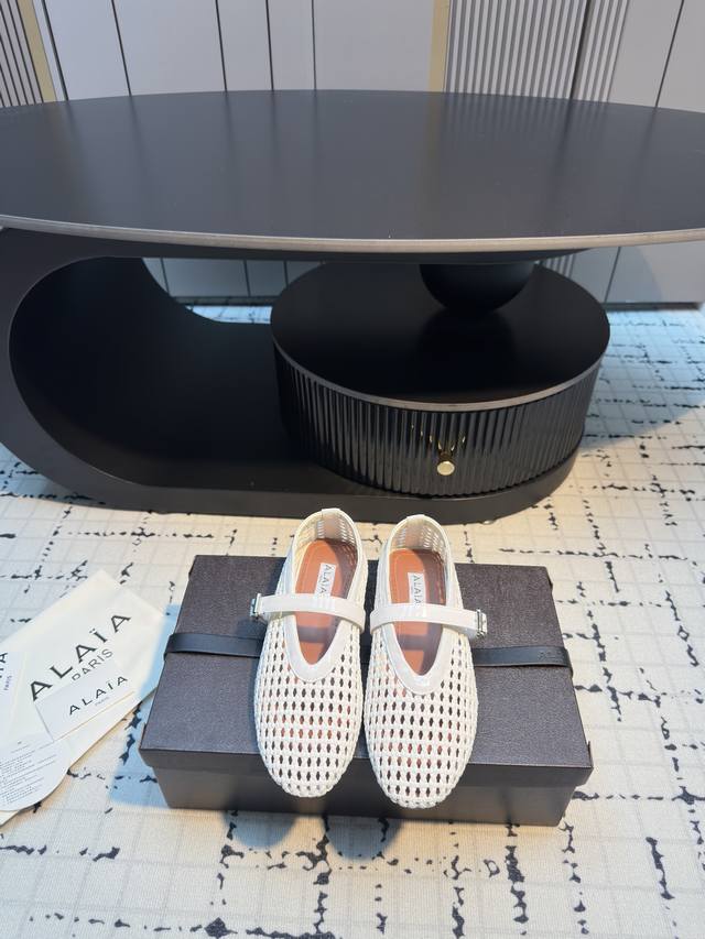 Alaia's new 2025 summer mesh woven hemp rope Mary Janes are full of girlish styl