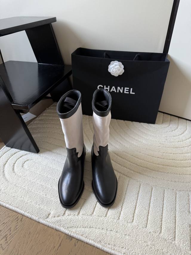 Chanel 25C new long boots. These latest boots are so beautiful! The small logo o