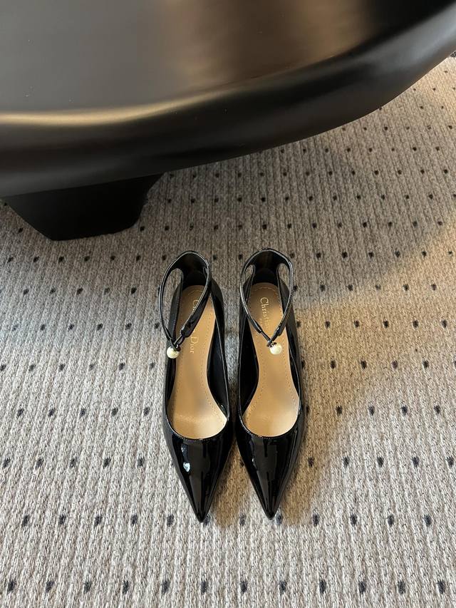 Top version Dior 25 Spring/Summer catwalk pointed toe shoes CD celebrity style f