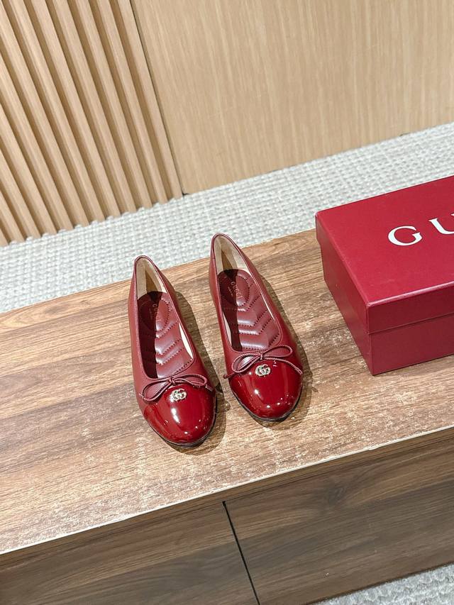 Top-of-the-line version, made in Dongguan Gucci's latest bow-knot double G buckl