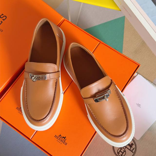 Top version: Women's and Men's 440 Hermes Game series Kelly buckle couple's loaf