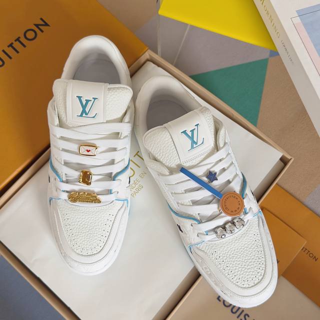 Premium Edition: Couple's Lv Tarine, a Louis Vuitton L-brand cruise-exclusive co