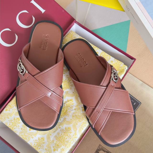 Premium Edition: Gucci's latest Interlocking G cross-slippers for men. Originall