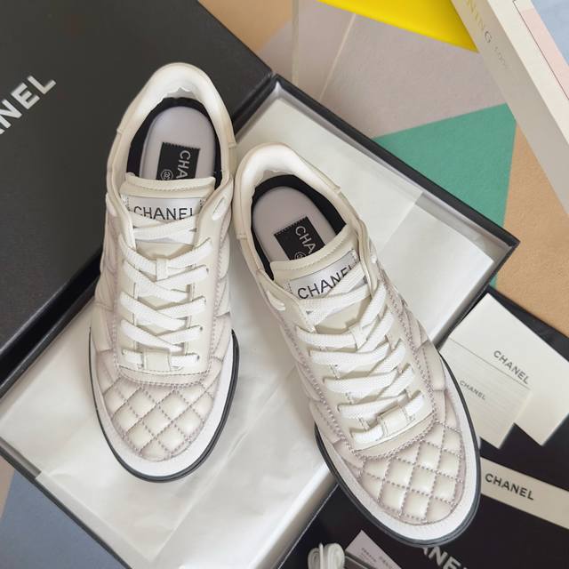 Top Edition: Women's Chanel lambskin diamond pattern baseball shoes, tennis shoe