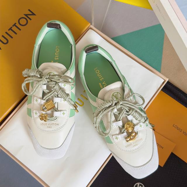 Premium Edition: Women's LV Louis Vuitton L's latest Sneakerina series, a couple