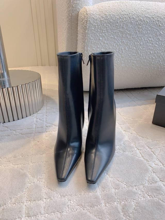 Short boots and long boots Ys* new high-heeled boots Yang Shulin understands wom