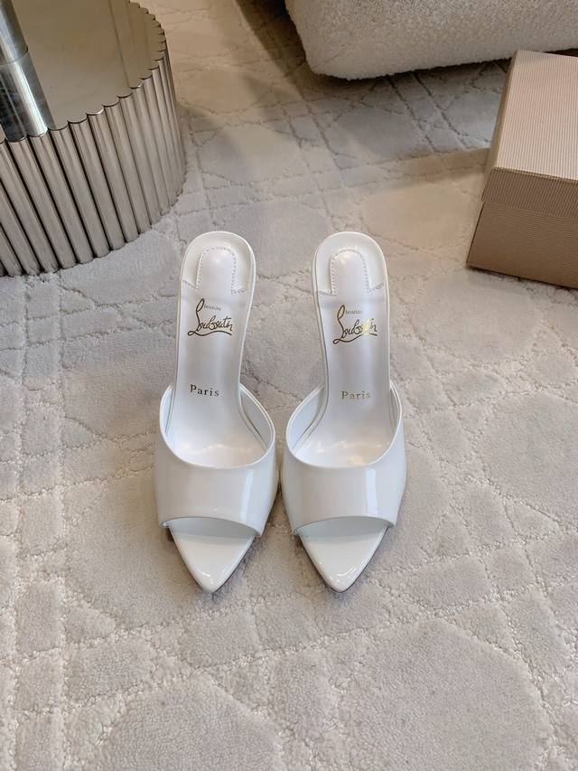 Factory Price: P Christian Loubouti* New peep-toe high-heeled slippers. Sleek cu