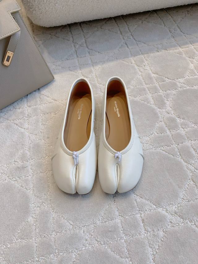 Factory Price: P Maison Margiel*حMM6 Margiel Tabi split-toe ballet flats. Origin