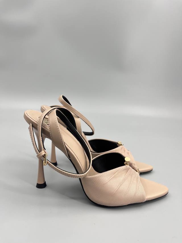 Saint Lauren*Ysl Saint Laurent 25Ss sexy high-heeled sandals are made for summer