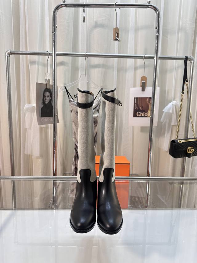 shaft. Upper: Imported cowhide. Lining: Custom-dyed sallow-yellow cowhide. Sole:
