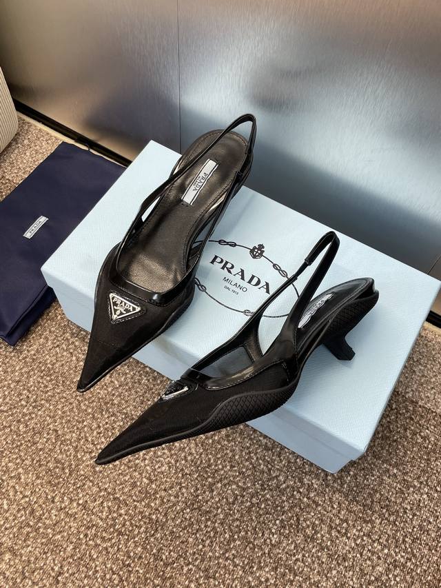 Factory P price P Prada 2025 Spring and Summer catwalk new high-heeled pointed t