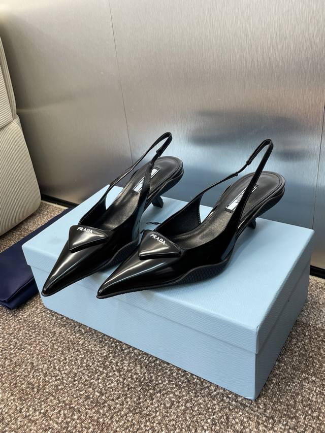 Factory P Price P Prada 2025 Spring and Summer catwalk new high-heeled pointed t