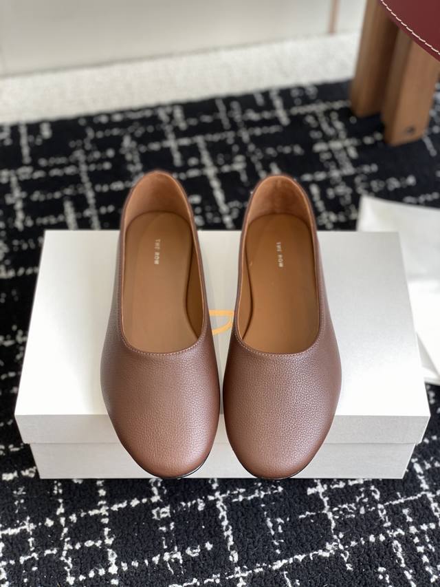 Dongguan-sourced The Row 25Ss Spring/Summer Retro Minimalist Ballet Flats! These