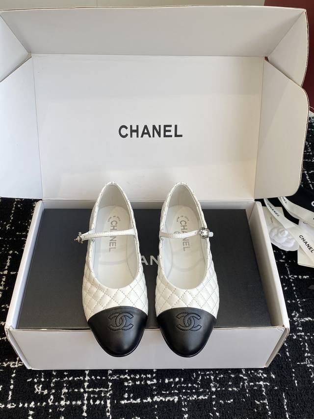 the highlights, the outsole stitching never comes off, firm and permanent retro,