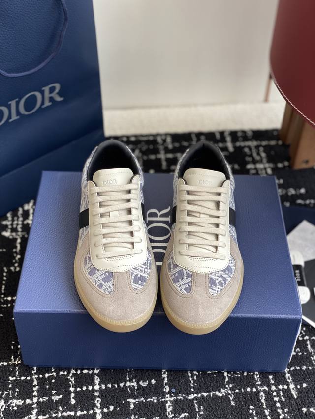 Dior 25 Pre-Fall Berlin 01 Couple's Casual Dexterity Shoes. The B01 debuted in 2