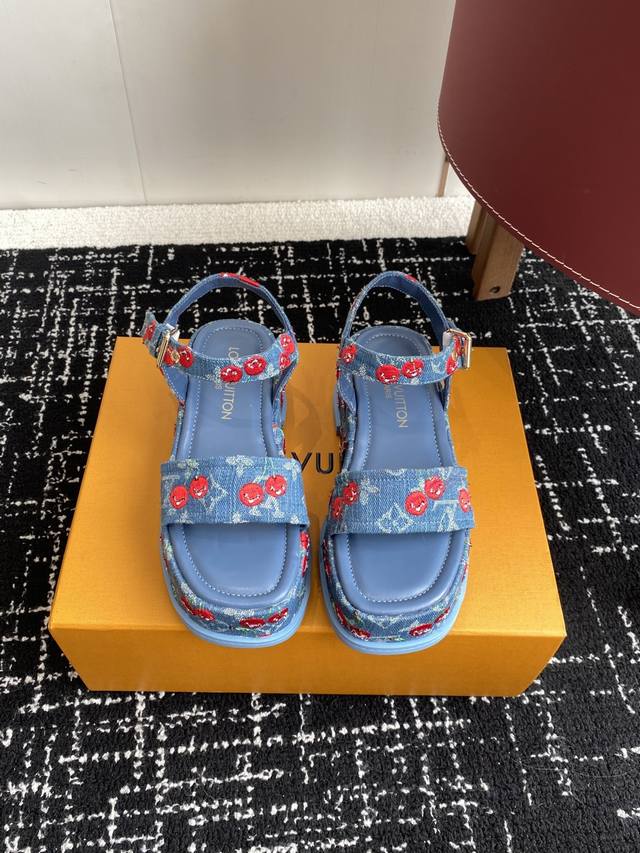 Louis Vitiaton New Arrival ~LV Spring/Summer Thick-Sole Patent Leather Platform