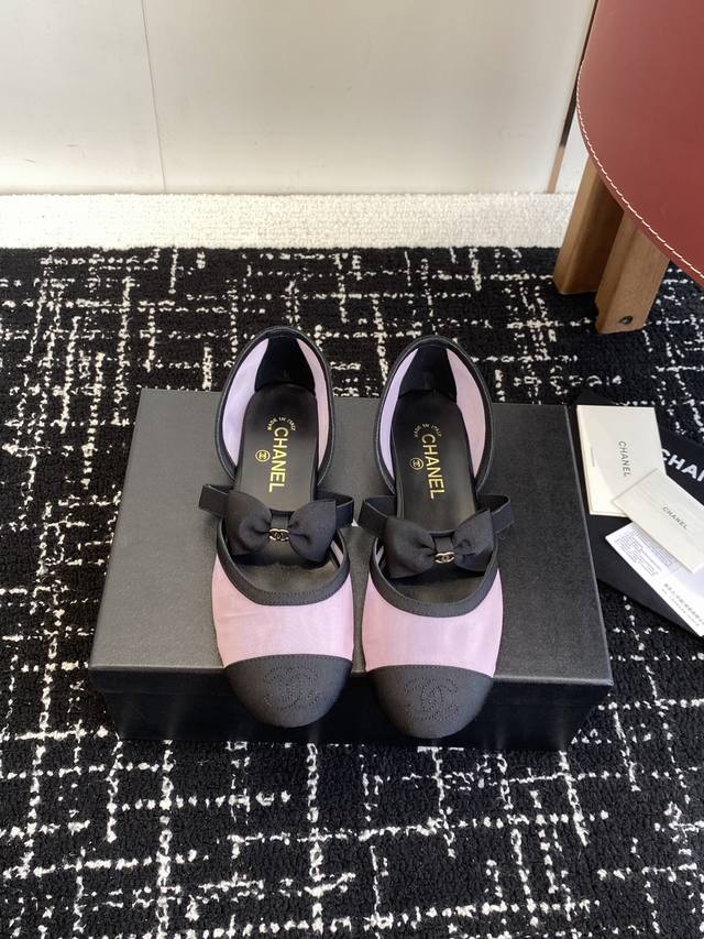 Shopping-grade Chanel 25Ss Spring/Summer runway-inspired hollow sandals are inst