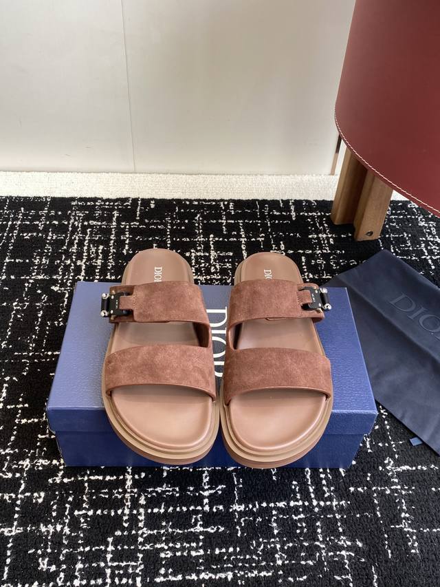 Dior 25Ss spring/summer latest men's ultra-light foam outsole sandals. These Haw