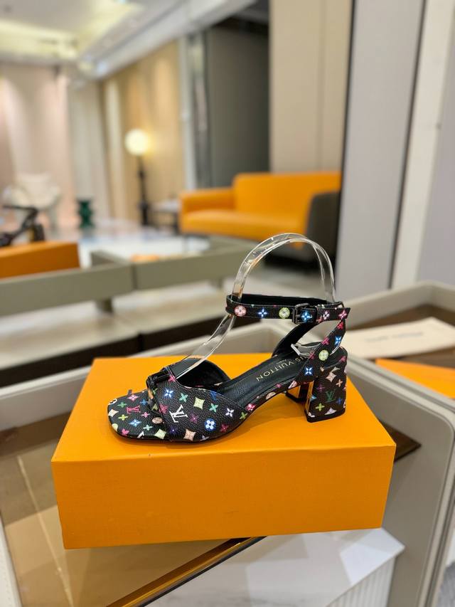 Price P: L's latest spring and summer sandals, updated simultaneously with the o