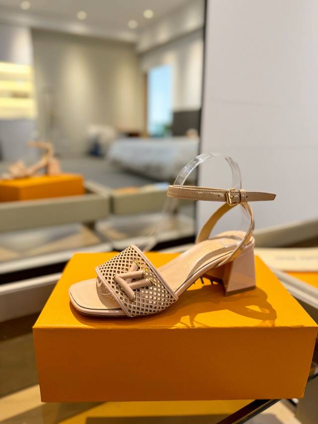 Price P: The latest L-brand new sandal series is online, exclusive style, perfec