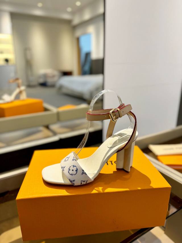 Price: P: P Latest spring/summer sandals from Louis*Uiton. Parisian-sourced, sup