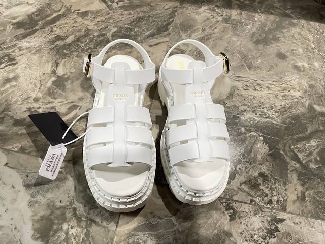 Prada 2025 Spring/Summer new sandals, Roman platform sandals and slippers, the l