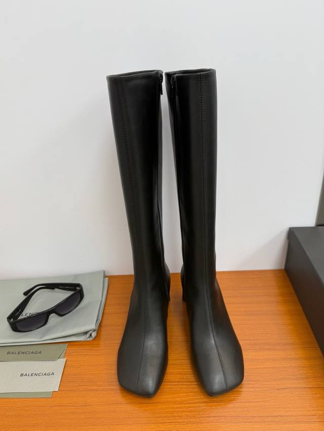 Top-quality Balenciaga SS25 New Arrival~ Balenciaga's new autumn/winter side-pul
