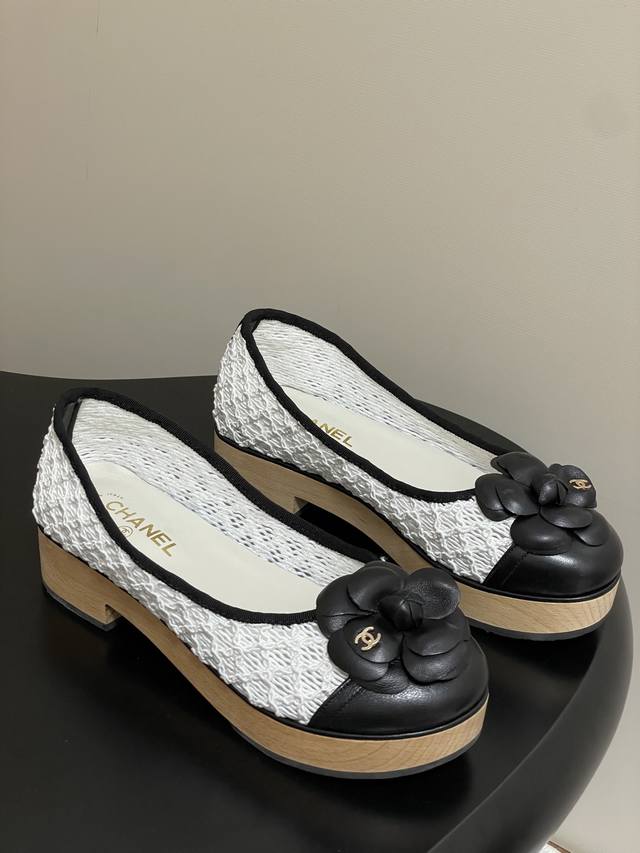 Chanel 25A Small Fragrant Camellia Thick-Sole Single Shoes Hollow Lace Fabric So