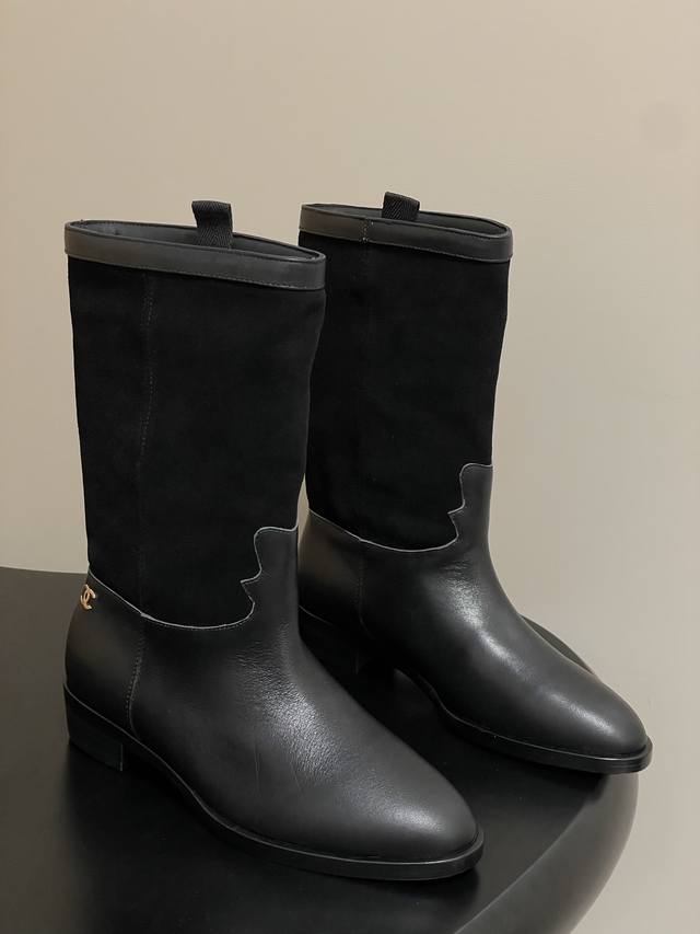 New Fall/Winter Chanel 25A Suede Colorblock Rider Boots, Retro-Style Western Cow