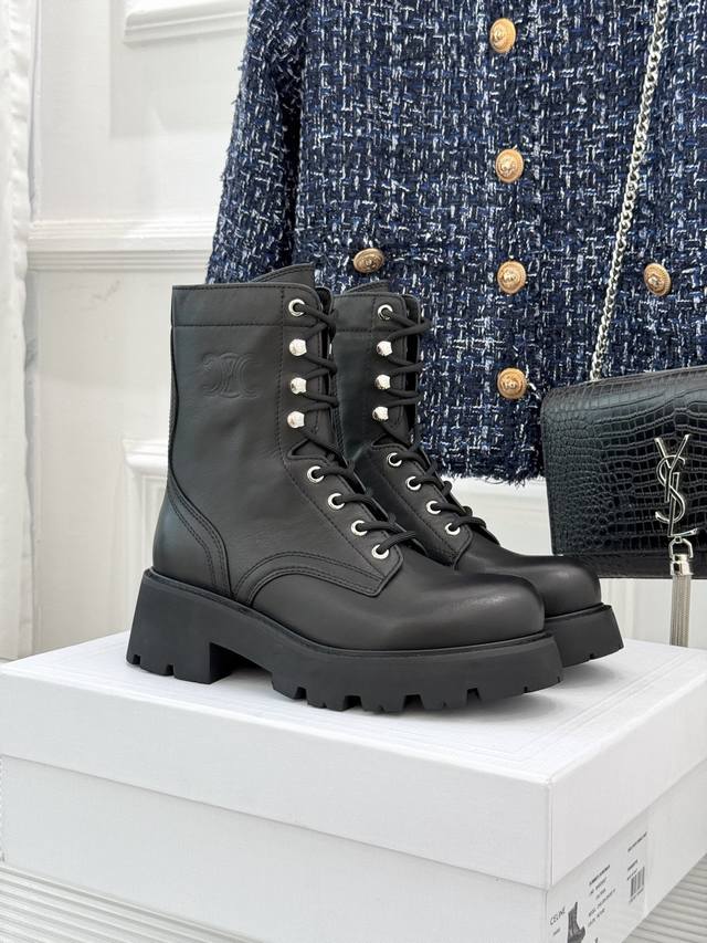 Factory Price Celine Classic Triumph Thick-Sole Martin Boots are a cool and avan