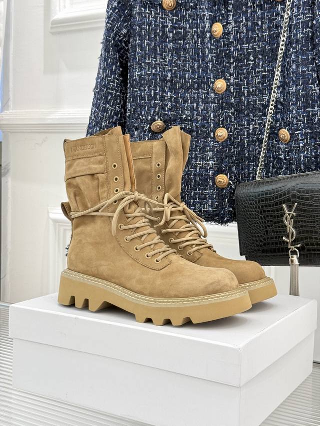 Factory Price: Lemaire Classic Thick-Sole Lace-Up Martin Boots. Suede texture wi