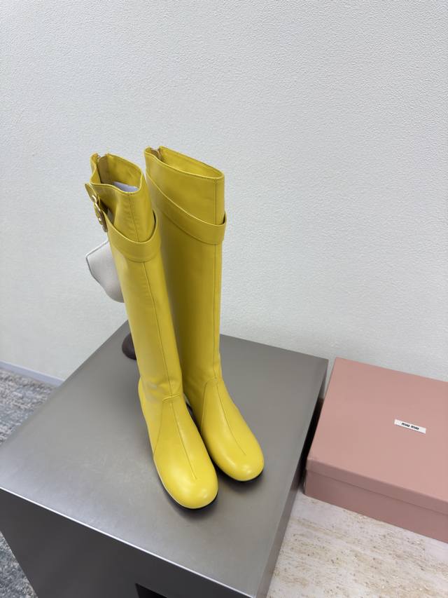 Miu'miu 25 Aw over-the-knee boots in lambskin with a rounded toe and square heel