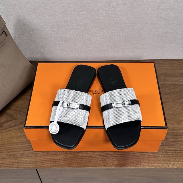 Factory Price: P Hermes Giulia Sandals are stylish and versatile, super comforta