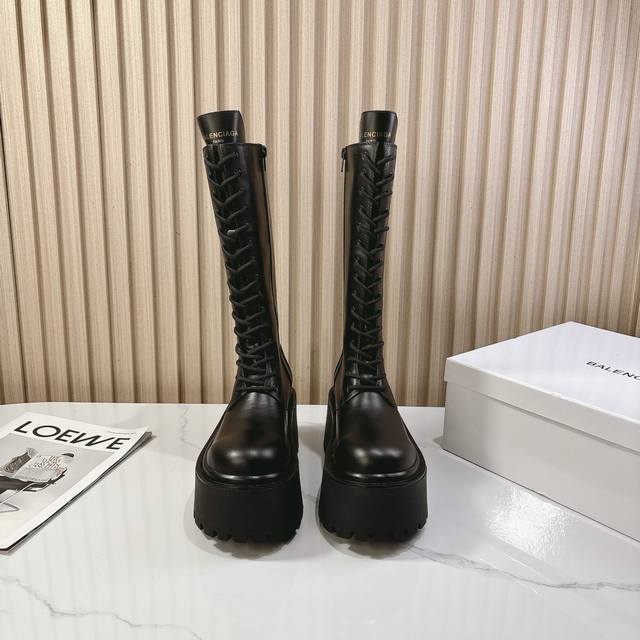 Balenciag* Balencia 25 autumn and winter platform ankle boots. A pair of 25 is n