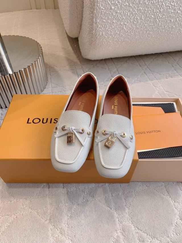 Factory Price P Louis Vuitt* New Concentric Lock Loafers. Comfortable and breath